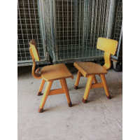 Vintage schoolstoeltje van het merk Rolf nr 57